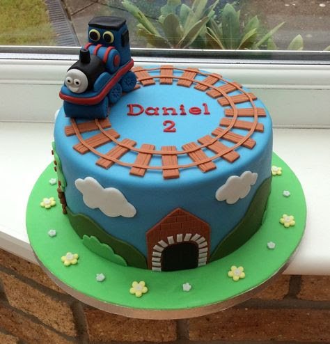 f76f4025e87f6ed4fb5da56e2efe7eb0--thomas-the-train-cakes-thomas-cakes.jpg